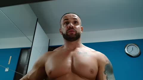 Snapshot of tridentmuscles chatting on January 2, 10:37 am tridentmuscles online show from January 2, 10:37 am