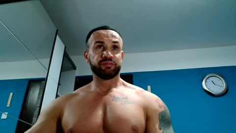 Snapshot of tridentmuscles chatting on January 2, 9:18 pm tridentmuscles online show from January 2, 9:18 pm