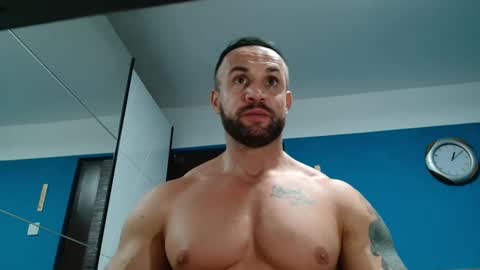 Snapshot of tridentmuscles chatting on January 4, 11:06 pm tridentmuscles online show from January 4, 11:06 pm