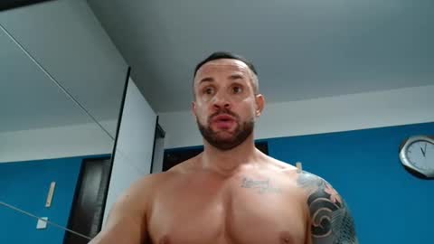 Snapshot of tridentmuscles chatting on January 17, 10:01 pm tridentmuscles online show from January 17, 10:01 pm