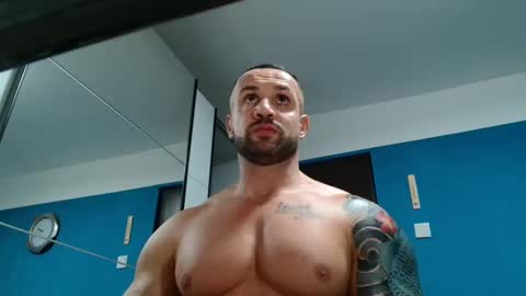 Snapshot of tridentmuscles chatting on January 28, 12:15 am tridentmuscles online show from January 28, 12:15 am