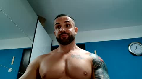 Snapshot of tridentmuscles chatting on February 4, 10:34 pm tridentmuscles online show from February 4, 10:34 pm