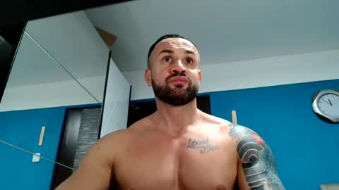 Snapshot of tridentmuscles chatting on February 6, 9:49 pm tridentmuscles online show from February 6, 9:49 pm