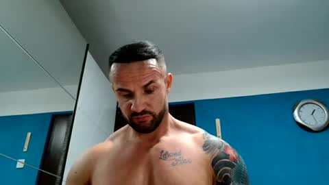 Snapshot of tridentmuscles chatting on February 8, 11:24 pm tridentmuscles online show from February 8, 11:24 pm