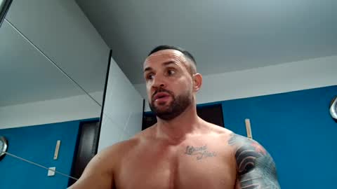Snapshot of tridentmuscles chatting on February 13, 10:22 pm tridentmuscles online show from February 13, 10:22 pm