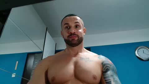 Snapshot of tridentmuscles chatting on February 17, 10:14 pm tridentmuscles online show from February 17, 10:14 pm