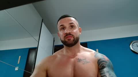 Snapshot of tridentmuscles chatting on February 20, 9:42 pm tridentmuscles online show from February 20, 9:42 pm