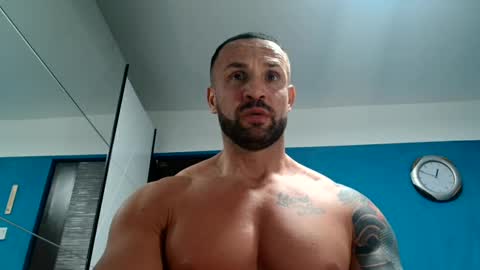 Snapshot of tridentmuscles chatting on March 7, 10:43 pm tridentmuscles online show from March 7, 10:43 pm