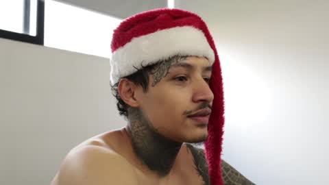 - trieone online show from December 24, 9:55 pm