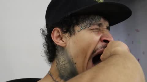 - trieone online show from October 26, 2:06 am