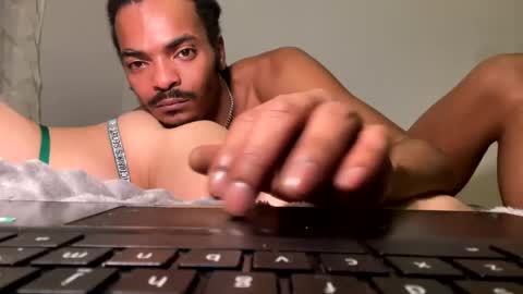 Snapshot of trillahung chatting on January 3, 4:44 am WapBopper online show from January 3, 4:44 am
