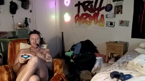 trillnonymau5 online show from December 17, 5:29 am