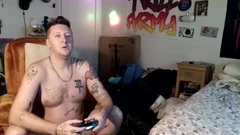 trillnonymau5 online show from December 17, 10:11 pm