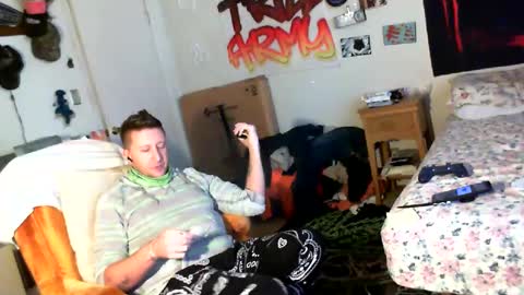 trillnonymau5 online show from December 25, 6:09 pm