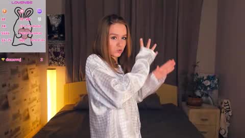 Bubbles online show from October 25, 7:08 pm