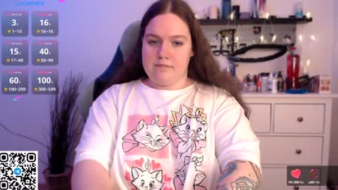 Tina online show from December 4, 6:39 pm