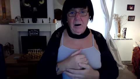 Snapshot of trinity1011 chatting on November 2, 7:55 am trinity1011 online show from November 2, 7:55 am