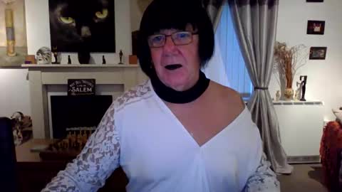 Snapshot of trinity1011 chatting on November 8, 6:57 am trinity1011 online show from November 8, 6:57 am