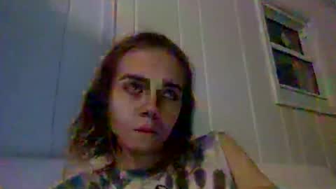 Snapshot of trippybb222 chatting on December 14, 1:00 am trippybb222 online show from December 14, 1:00 am