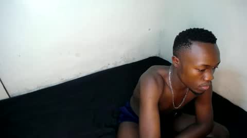 Snapshot of trisboo5 chatting on December 9, 6:35 pm Trisboo5 online show from December 9, 6:35 pm