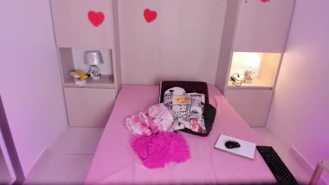 Snapshot of trishamoon chatting on February 27, 3:36 am TRISHA online show from February 27, 3:36 am