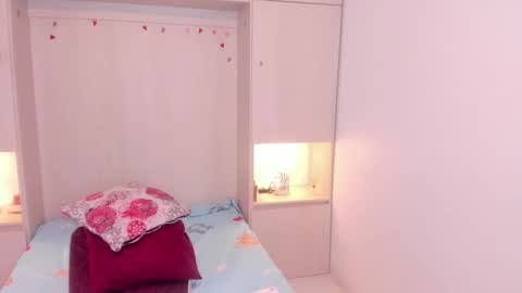 Snapshot of trishamoon chatting on November 12, 4:35 am TRISHA online show from November 12, 4:35 am