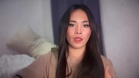 Trishia00 online show from January 19, 10:30 am