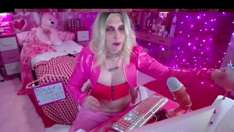 Snapshot of trista_doll chatting on February 15, 12:04 am trista_doll online show from February 15, 12:04 am