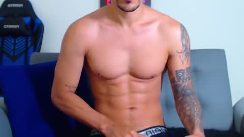 Snapshot of tristan_bm chatting on March 1, 12:23 pm tristan bm online show from March 1, 12:23 pm