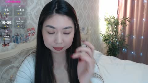 Aya online show from December 12, 9:40 am