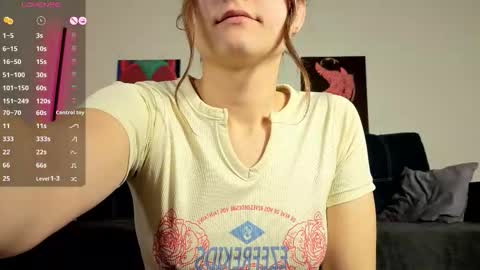 Snapshot of trixibell chatting on November 22, 4:22 am trixibell online show from November 22, 4:22 am