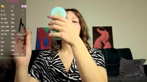 Snapshot of trixibell chatting on November 27, 4:36 am trixibell online show from November 27, 4:36 am