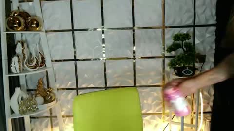 trixie_foxslut online show from January 12, 1:11 am