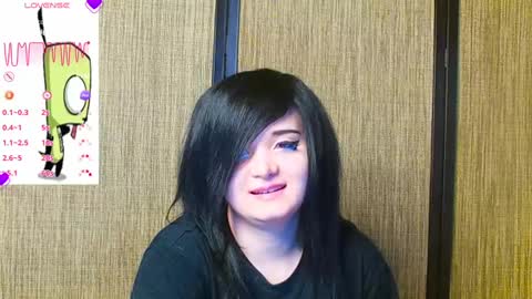 Snapshot of trixiedoescamcam chatting on March 8, 1:17 am trixiedoescamcam online show from March 8, 1:17 am