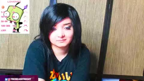 trixiedoescamcam online show from October 2, 12:17 am