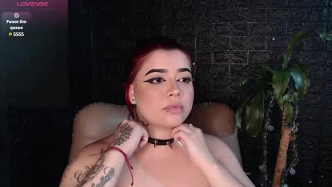 trixxiee_ online show from December 4, 2:31 am