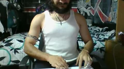 Snapshot of trizquelmen chatting on December 2, 12:16 am Andrew online show from December 2, 12:16 am