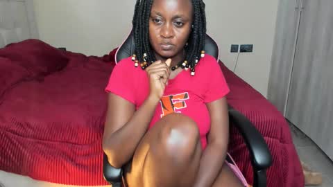 Snapshot of trizzytariaa chatting on November 19, 11:21 am Taria online show from November 19, 11:21 am