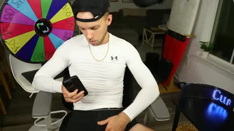 Snapshot of troy_greenxo chatting on December 11, 3:56 am Troy Green online show from December 11, 3:56 am