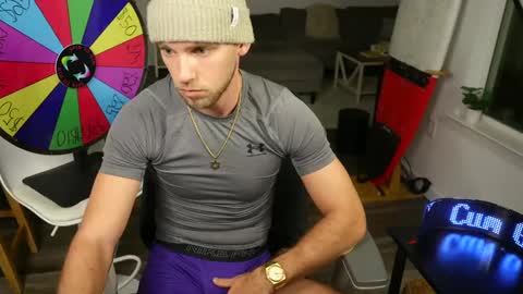 Snapshot of troy_greenxo chatting on December 13, 3:49 am Troy Green online show from December 13, 3:49 am