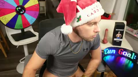 Snapshot of troy_greenxo chatting on December 22, 3:44 am Troy Green online show from December 22, 3:44 am
