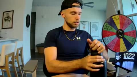 Snapshot of troy_greenxo chatting on September 20, 9:16 pm Troy Green online show from September 20, 9:16 pm