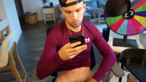 Snapshot of troy_greenxo chatting on October 2, 9:33 pm Troy Green online show from October 2, 9:33 pm