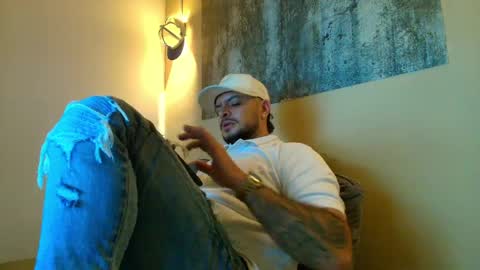 Troy online show from April 7, 8:04 am