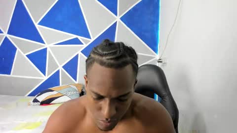 Snapshot of troy_stonee chatting on February 1, 12:26 pm troy_stonee online show from February 1, 12:26 pm