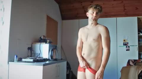 troy_w online show from November 18, 4:22 pm