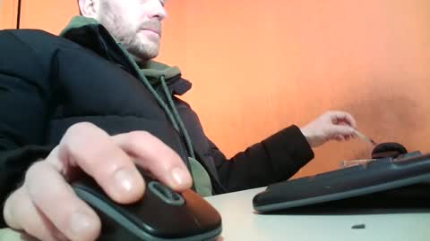 Snapshot of truble_78 chatting on February 18, 12:39 pm truble_78 online show from February 18, 12:39 pm