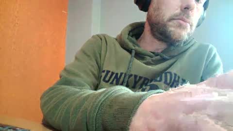 Snapshot of truble_78 chatting on February 19, 1:39 pm truble_78 online show from February 19, 1:39 pm