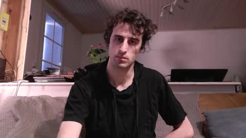 Snapshot of trucdeoufouf chatting on February 4, 7:40 am trucdeoufouf online show from February 4, 7:40 am