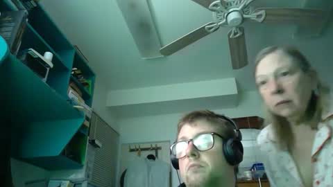 HandicappedLaugher online show from December 4, 1:47 am